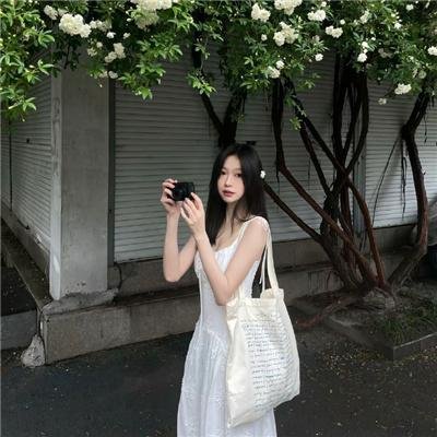 穿着鞋子的贝壳马塞尔